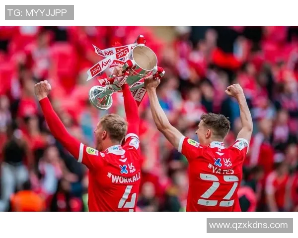 英超激战莱斯特城迎战狼队争夺关键三分的精彩对决