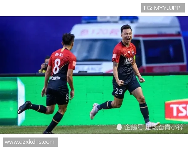 大连与富力对决分析:战术布局与球员表现的全面解读 大连与富力对决分析:战术布局与球员表现的全面解读