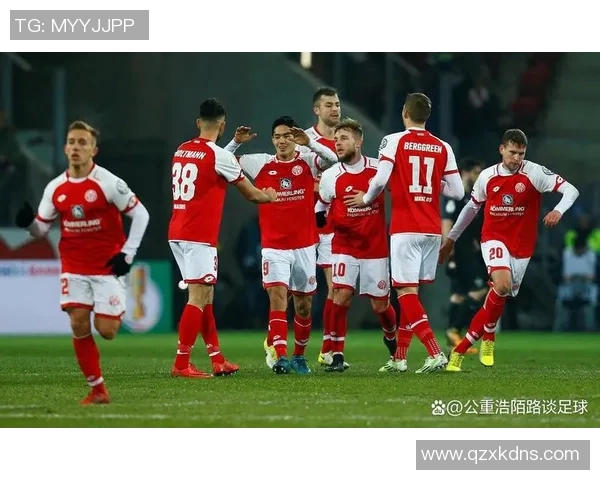 阿森纳与迅速的激烈对决揭示了足球战术的魅力与团队合作的重要性